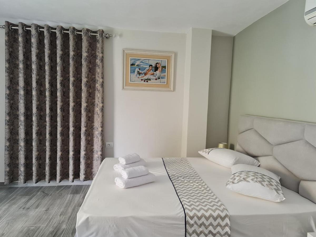 Villa Gezimi Ksamil Bilik gambar